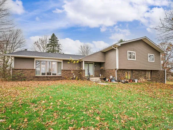76410 Territorial Rd, Decatur, MI 49045