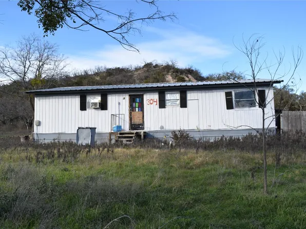 302-306 Avenue A, Santa Anna, TX 76878