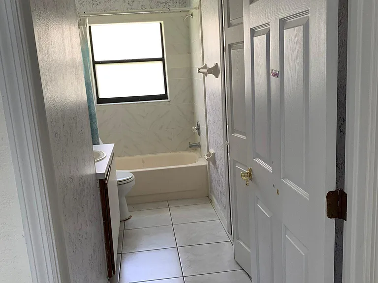 3817 Long Grove Ln — Photo 7