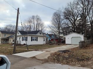 440 N Lemon Ave, Freeport, IL 61032