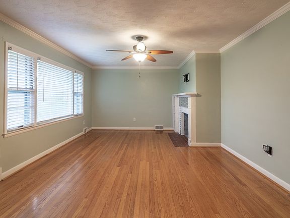 3rd image of 1366 Highland Dr