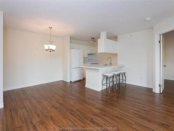 4th image of 1547 Grand Marais Rd W #406