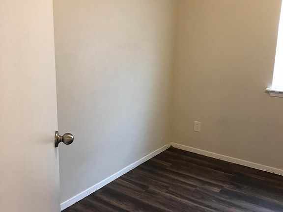 3rd image of 808 N Monroe St APT 21