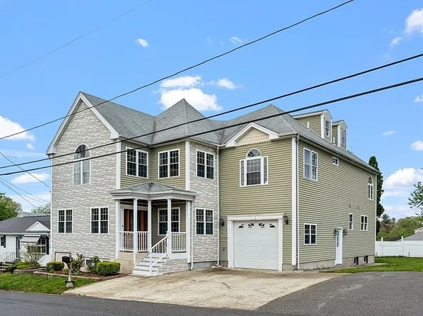 31 Booth Rd, Methuen, MA 01844