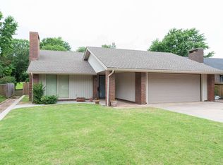2822 Haystack Ln, Enid, OK 73703