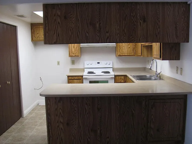 907 Princeton Pl — Photo 3