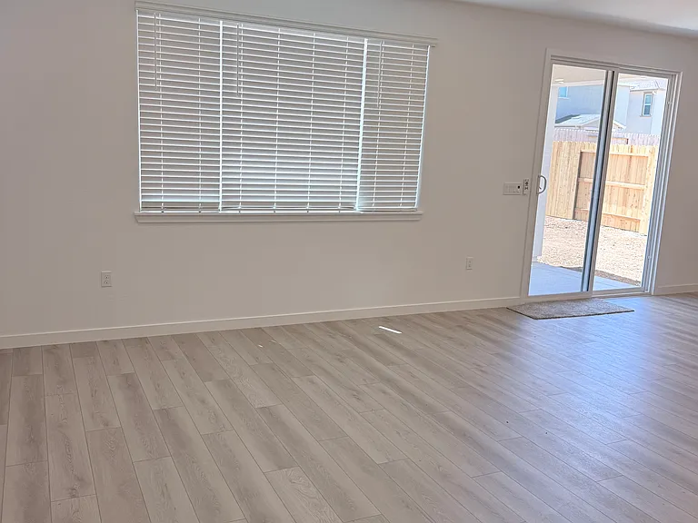 12628 Hereford Ave — Photo 5