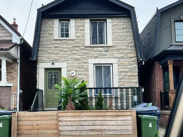 11 Humber Blvd, Toronto, ON M6N 2H2
