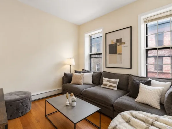 28 Phillips St APT 3, Boston, MA 02114