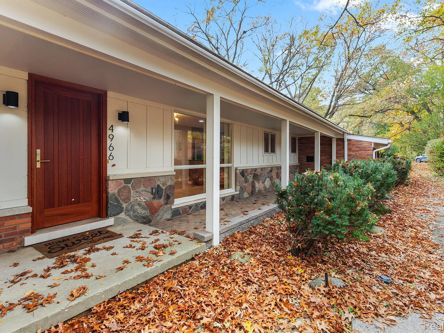 4 bed, 3.5 bath, 2747 sqft, $4,100 — Photo 3