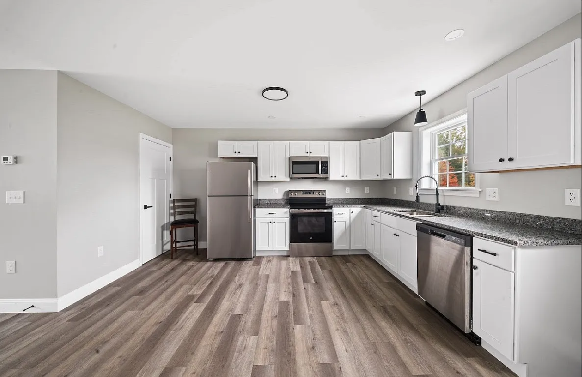 2 bed, 1.5 bath, 1080 sqft, $1,850 — Photo 3