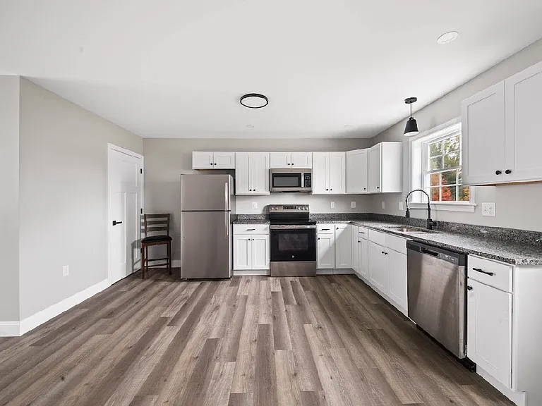 50 Pembroke Dr #65B — Photo 3