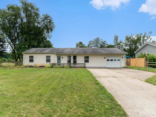 42 Arlington Dr, Osceola, IN 46561