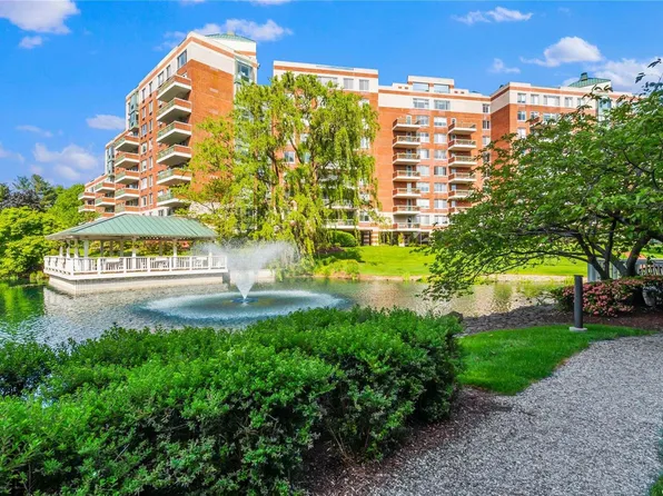 111 Cherry Valley Avenue #201, Garden City, NY 11530