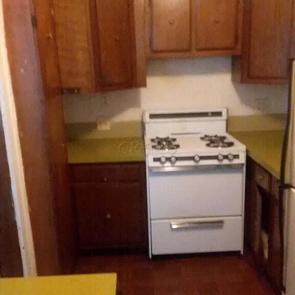 1347 Broadview Ave — Photo 2