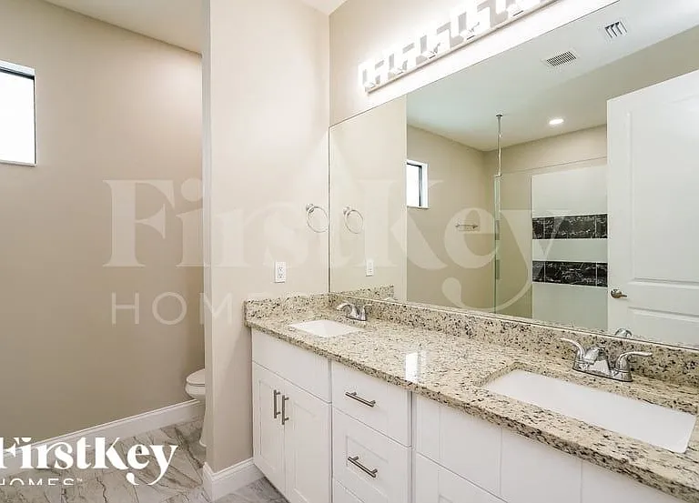 4002 18th St SW — Photo 10