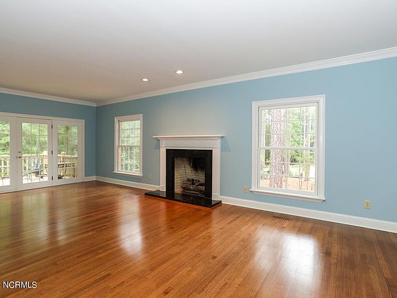 4th image of 26 Abington Dr