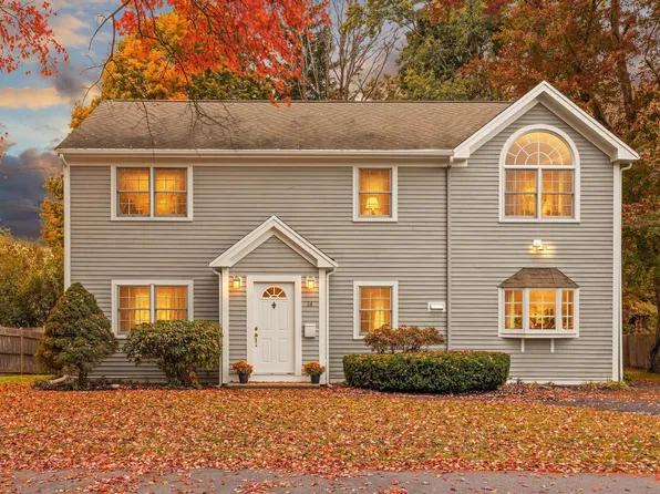 14 Stratford Rd, Natick, MA 01760