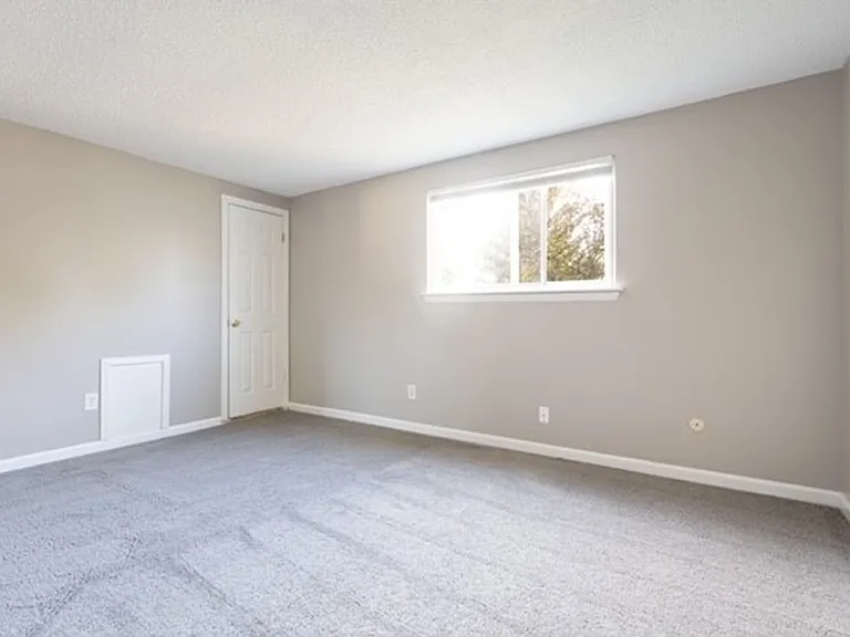 2859 Falcon Bridge Dr — Photo 25