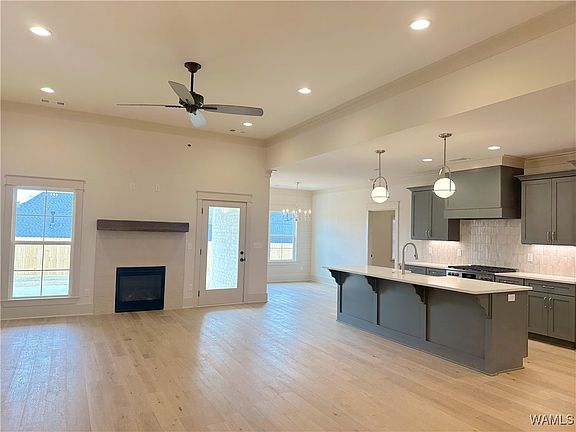 2nd image of 13932 Hemlock Dr