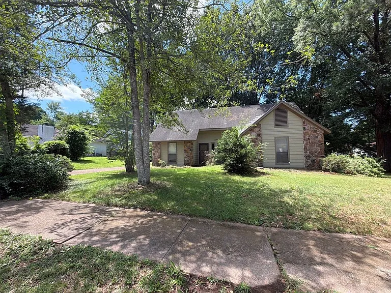 2253 Mangum Rd — Photo 2