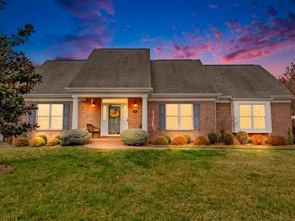 611 Highfield Rd, Salem, VA 24153