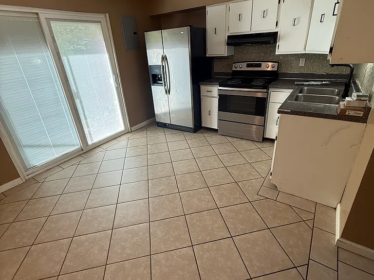 Crosswinds Dr — Photo 2