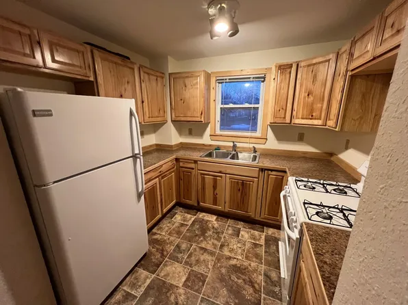 204 2nd Ave SW, Medford, MN 55049