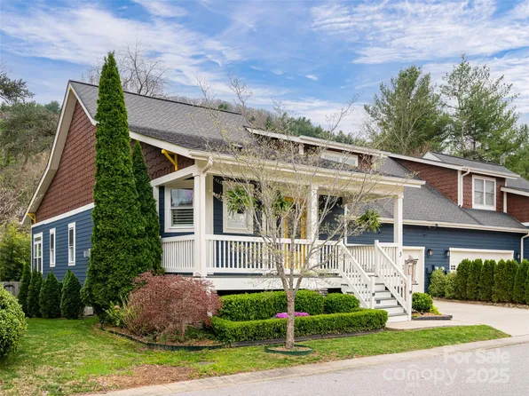 5 Craftsman Cir, Asheville, NC 28805