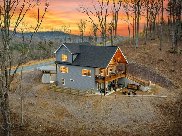 1016 Twisted Oak Rd, Talking Rock, GA 30175