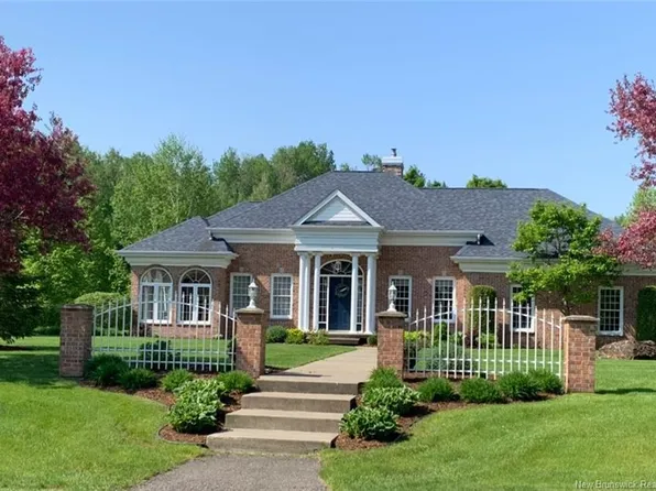 601 Main St, Grand Falls, NB E3Z 2W4