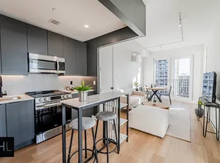 931 Carroll Street 1333 image 1 of 23
