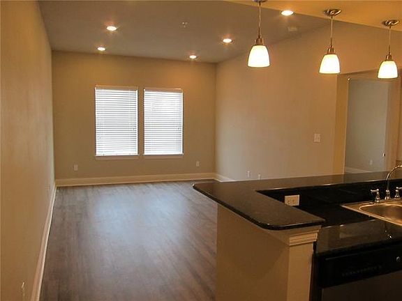 2nd image of 2725 Independence St Unit 203