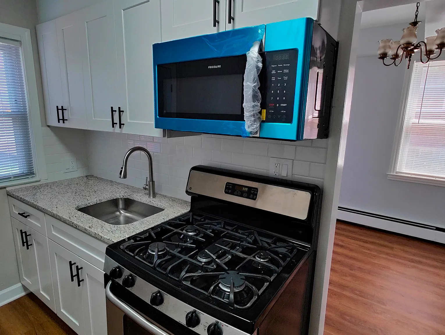 4 bed, 1.5 bath, 1240 sqft, $2,399 — Photo 4