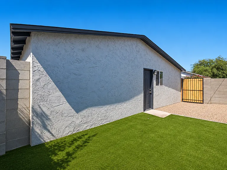 1005 E Mariposa St #R — Photo 22