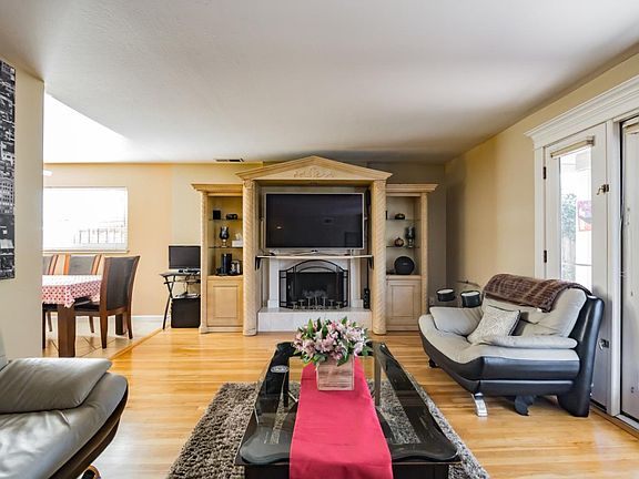 4th image of 3841 Jarvis Ave