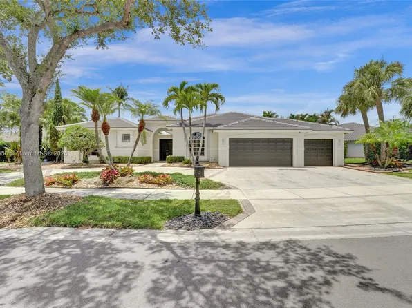 208 Landings Blvd, Weston, FL 33327