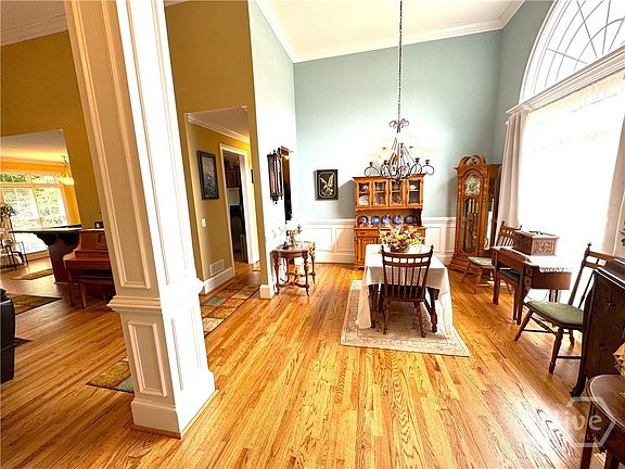 5th image of 390 Lakeland Drive