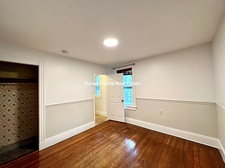 30 Roseclair St — Photo 26