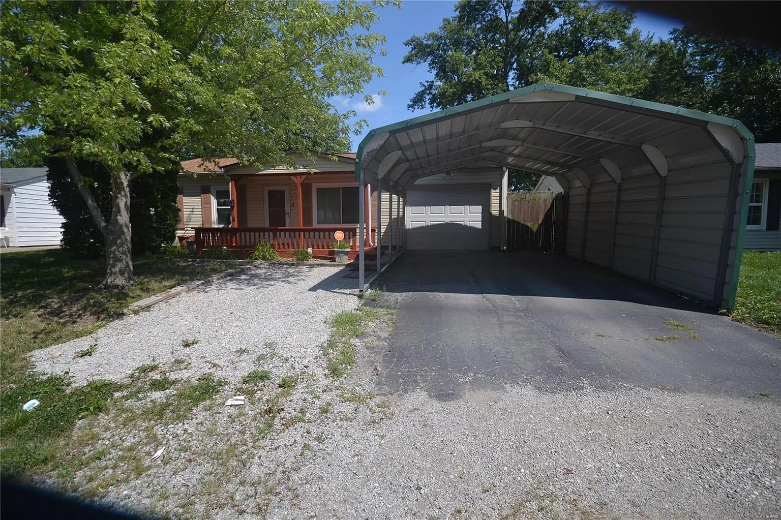 528 Saint Paul Dr photo 1