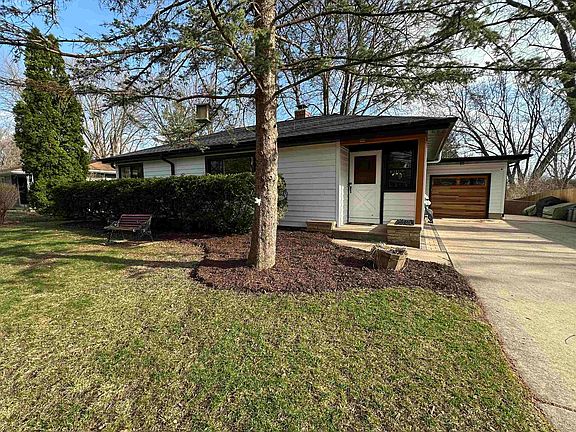2nd image of 5009 E Buckeye Rd