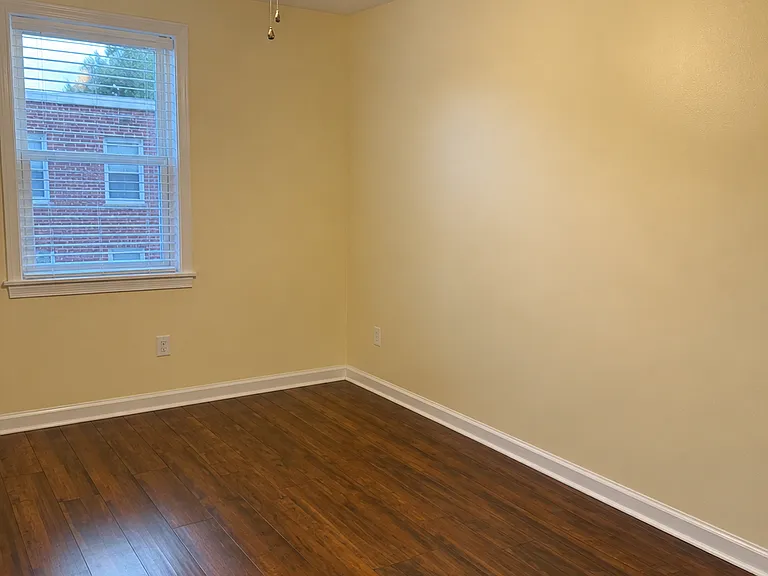 6414 Akron St — Photo 10
