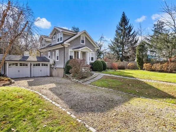 8 Isabel Lane, Branford, CT 06405