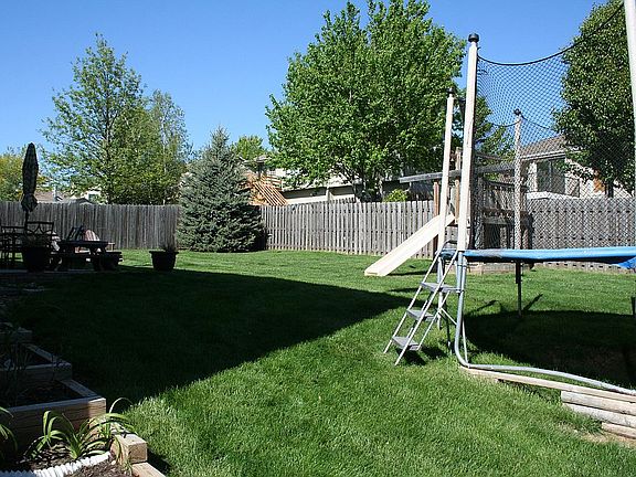 2nd image of 303 Oakwood Dr