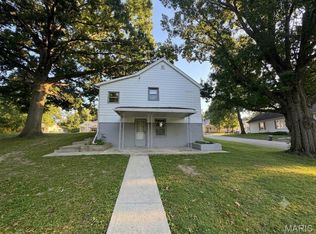 325 W Mechanic St, Hillsboro, IL 62049