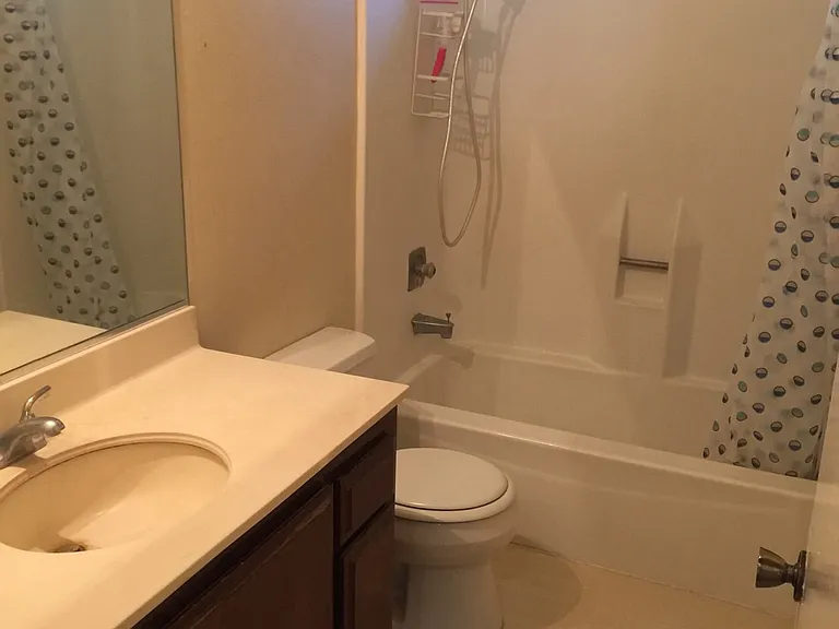 437 S Orange Ave #B — Photo 2