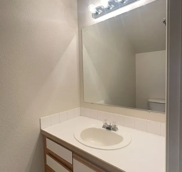 2002 SW Canyon Dr #20 — Photo 16