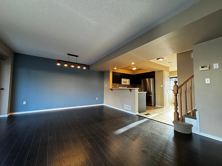 37 Northcliffe Cres — Photo 17