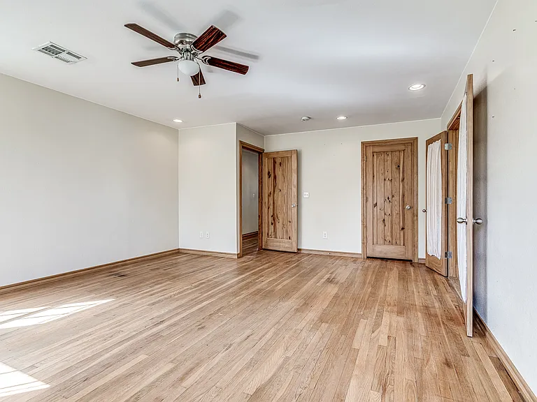 20961 Holden St — Photo 44
