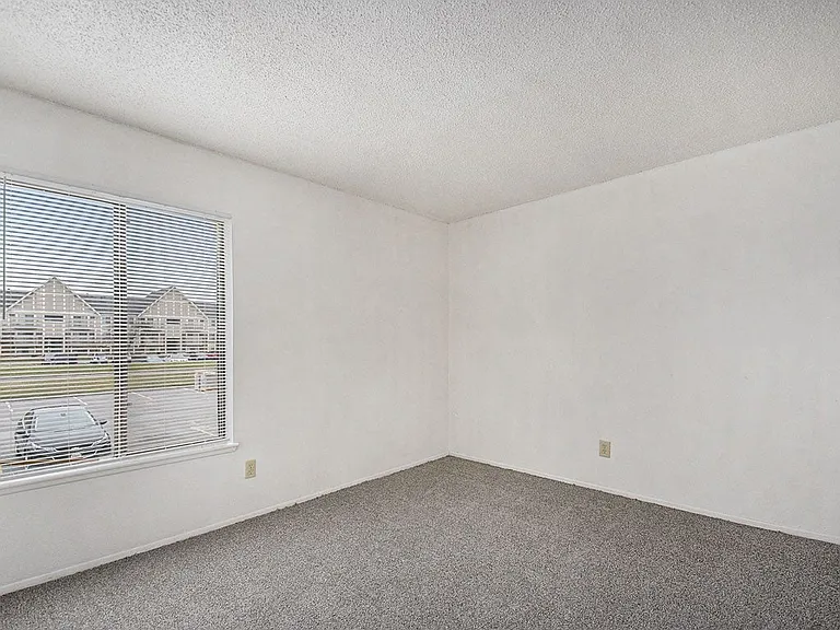 Normandy Village Apartments — Photo 65